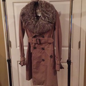 Brown jacket with foe fur collar